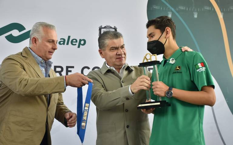 Los ganadores del FIRST Laguna Regional: Conalep 2 Miguel Riquelme entrega reconocimientos a alumnos de Conalep